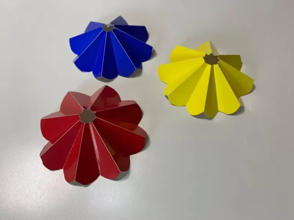 シリコンでできた万能コースター『どこでも・花咲くコースター』